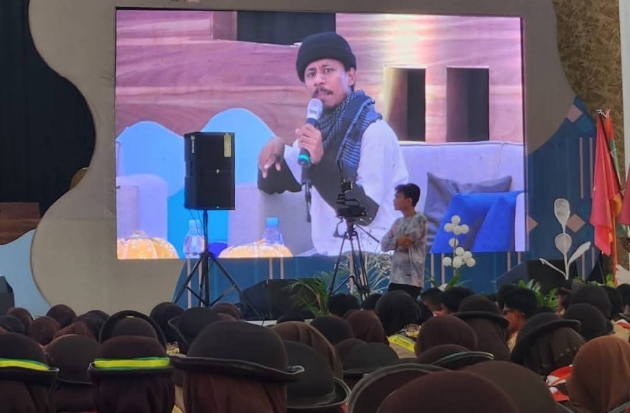 Raim Laode Motivasi Ribuan Pramuka Santri, Ajak Semangat Belajar & Raih Cita-cita