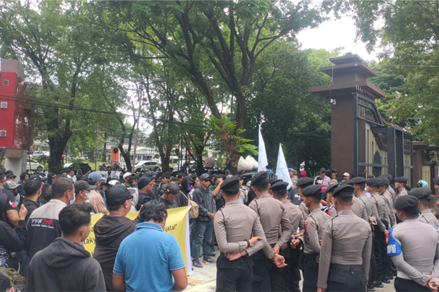 Demo di Polda Sulsel, Framag Ingatkan Aparat Tak Terlibat Sengketa Tanah di Metro Tanjung Bunga