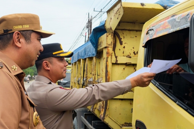 Bupati dan Kapolres Maros Turun Langsung Sosialisasi Jam Operasional Truk