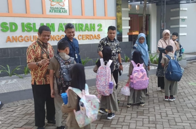Sekolah Islam Athirah Bangun Karakter Siswa Lewat Kegiatan Sapa Pagi
