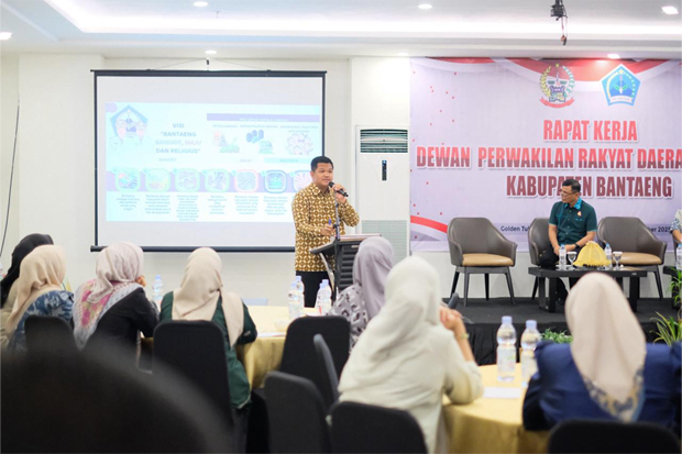 Rapat Kerja DPRD, Bupati Uji Nurdin Apresiasi Kinerja Legislator Bantaeng