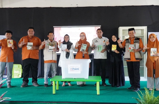 Dukung Literasi di Makassar, Sekolah Islam Athirah Donasikan Ratusan Buku