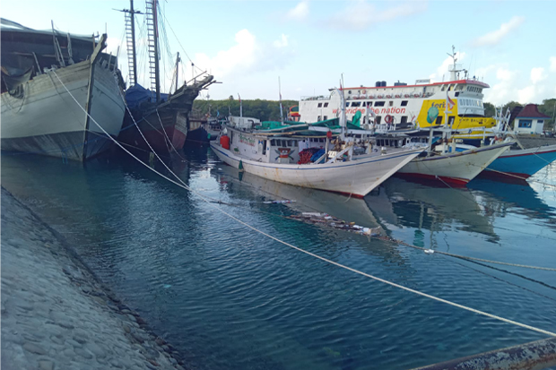 ASDP Bira Rutin Lakukan Kerja Bakti, Solusi Bersihkan Sampah Laut yang Dibawa Angin Timur