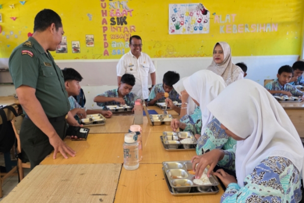 Siswa Temukan Buah Berulat di Menu MBG, Bupati Maros Lakukan Evaluasi