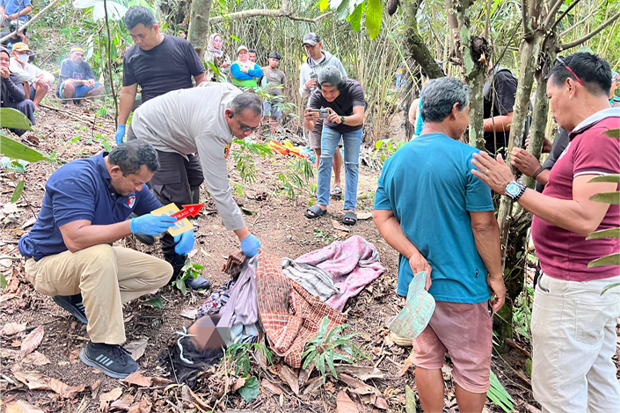 Ibu Tiga Anak Ditemukan Tewas Tergantung di Kebun, Suami Jadi Terduga Pelaku