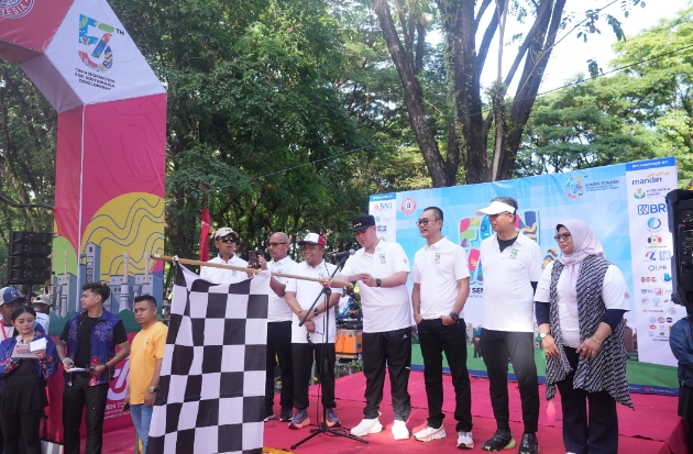 23 Ribu Peserta Meriahkan Fun Walk HUT ke-57 PT Semen Tonasa