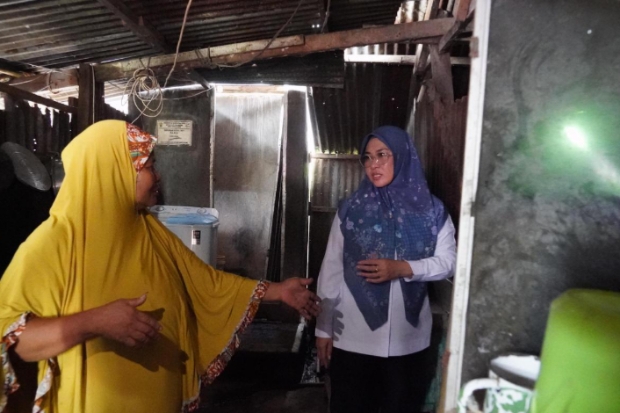 Bupati Gowa Kembali Salurkan Bantuan Masyarakat Miskin Ekstrem di Pallangga
