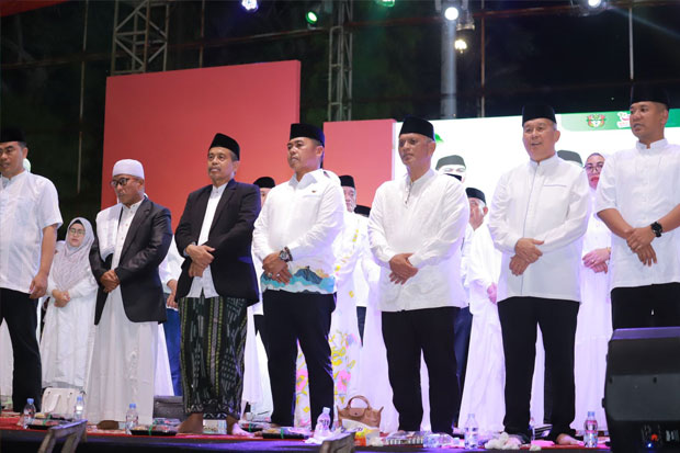 Ribuan ASN Padati Kegiatan Wajo Bersalawat sebagai Rangkaian FDT 2025