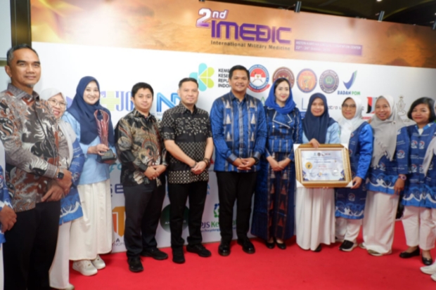 Puskesmas Kota Bantaeng Juara 1 IHIA 2025, Bupati Uji Nurdin Terima Penghargaan