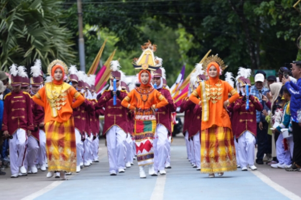 Ratusan Pelajar Tampilkan Kebolehan Marching Band Sambut Sumpah Pemuda