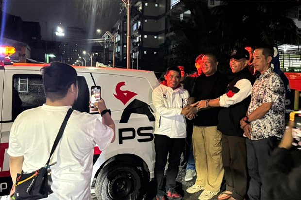 PSI Serahkan Ambulans untuk Komunitas Pemuda Rajawali-Makassar Racing