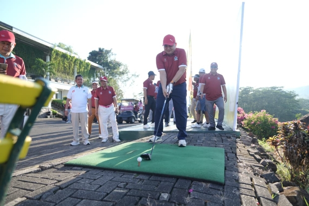 Walkot Munafri Ikut Tanding di Turnamen Golf Mayor’s Cup Semarak HUT Kota ke-418