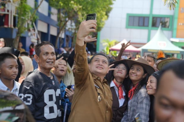 Wali Kota Munafri Ingatkan Kreativitas di Porseni SMPN 6 Makassar