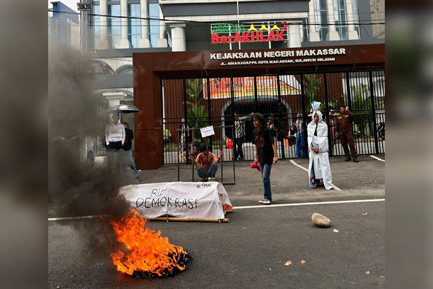 GAM Geruduk Kejari Makassar, Desak Bebaskan Aktivis yang Dikriminalisasi