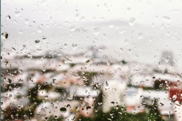 Angin Kencang Rusak 10 Rumah Warga di Kota Makassar