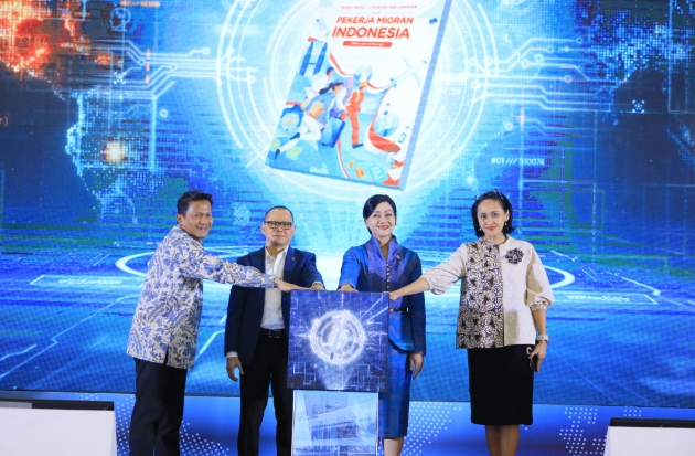 OJK Dorong Kemandirian Finansial Pekerja Migran Lewat Buku Saku Literasi Keuangan