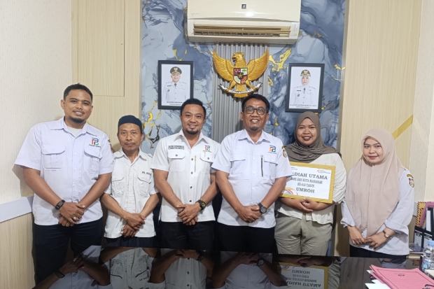 Dari Jalan Santai ke Tanah Suci, Kisah Mengharukan Pegawai Perumda Pasar Makassar