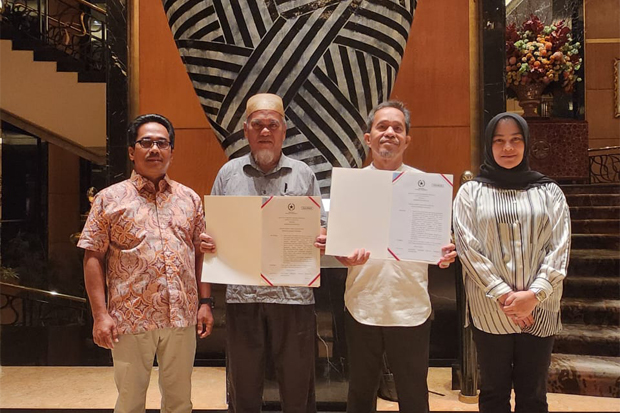 Serahkan Salinan Keppres Rehabilitasi untuk Guru Luwu Utara, Andi Tenri Indah: Tugas Kami Selesai