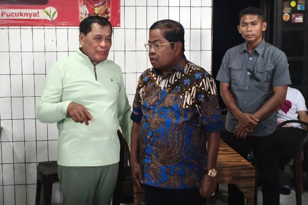 NH dan Idrus Marham Bahas Dinamika Musda Golkar di Warung Makan Coto Gowa