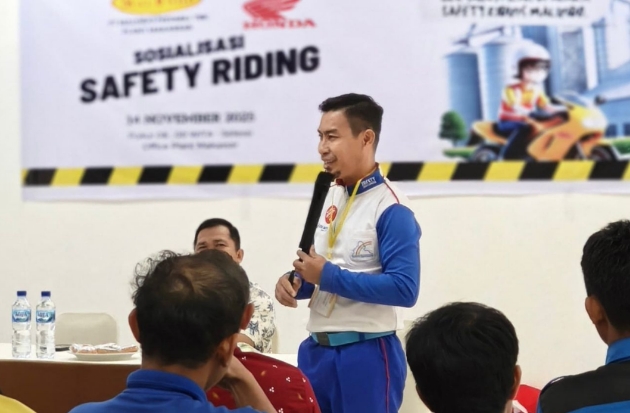 Asmo Sulsel Berikan Edukasi Berkendara Aman di Musim Hujan