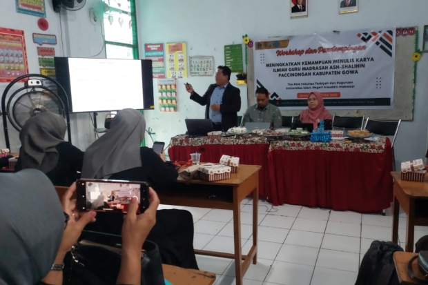 Tingkatkan Kemampuan Menulis Karya Ilmiah Guru Madrasah Ash-Shalihin