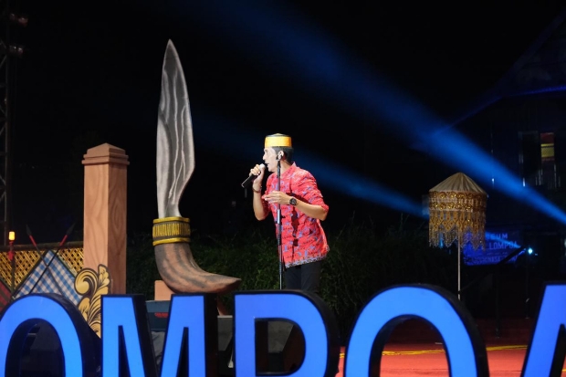 Ridwan Sau Meriahkan Pesta Rakyat HJG ke-705 di Balla Lompoa