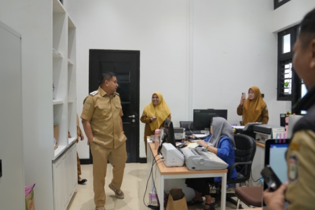 Wali Kota Munafri Sidak Kondisi Kantor dan Pelayanan di Balai Kota Makassar