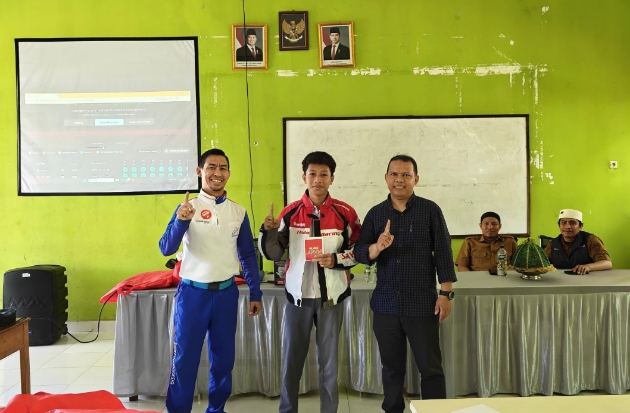 Asmo Sulsel Latih Siswa SMKN 7 Takalar soal Safety Riding