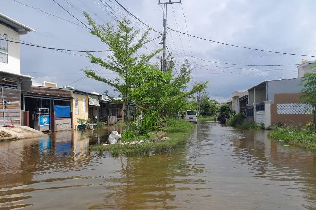 Banjir Tak Kunjung Surut, Warga Findaria Mas Moncongloe Mulai Terserang Gatal-gatal