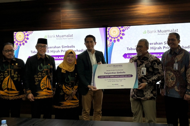 UMI Terima Dua Mobil Ambulans dari Bank Muamalat, Perkuat Komitmen Kerja Sama Strategis