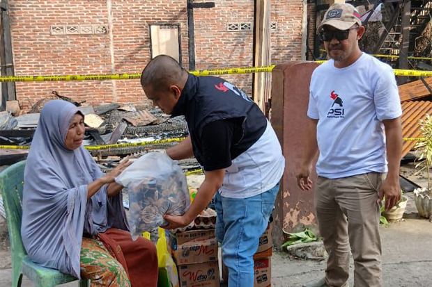Solidaritas PSI Wajo, Ringankan Derita Warga Terdampak Kebakaran di Sengkang