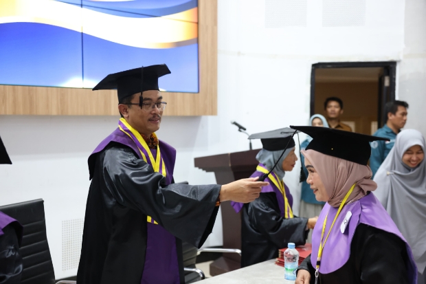 BKKBN Sulsel Wisuda Akbar Sekolah Lansia dan Tamasya
