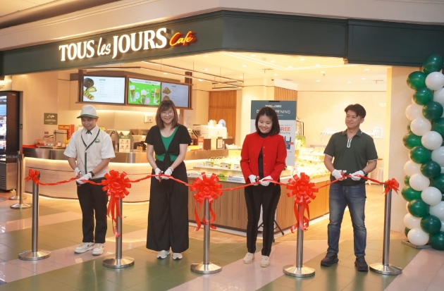 TOUS les JOURS Resmi Hadir di Mal Ratu Indah Makassar