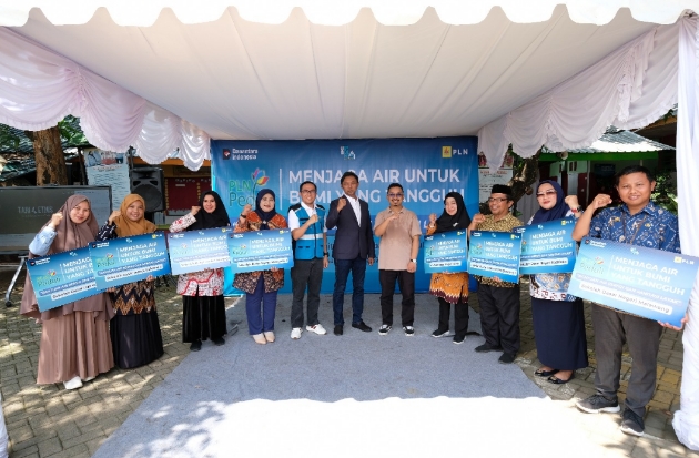 PLN UIP Sulawesi Berikan Bantuan Sanitasi untuk 8 SD di Makassar