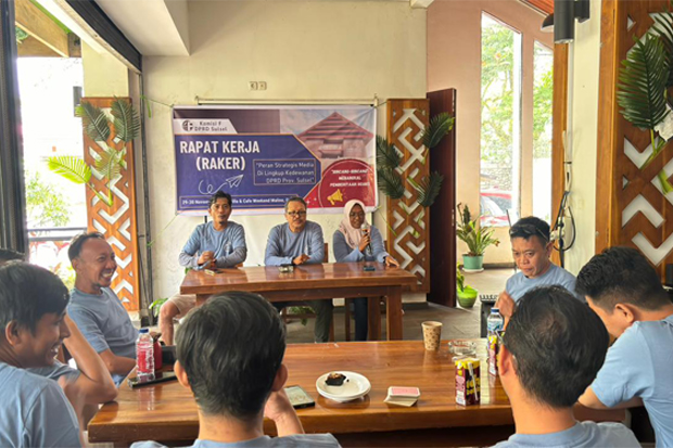 Jurnalis Komisi F DPRD Sulsel Gaungkan Gerakan Anti-Hoaks dalam Raker di Malino