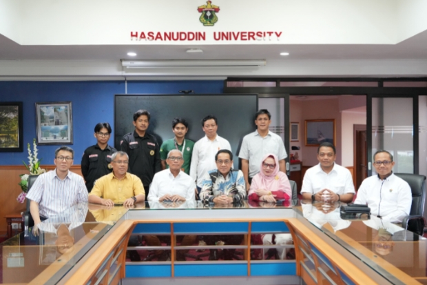 Unhas Kirim Tim Medis ke Sumatra, Bawa Obat hingga Instrumen Operasi