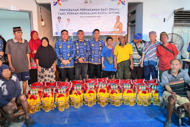 Dinsos Makassar Salurkan Bantuan Natura untuk 550 Warga Eks Penderita Kusta