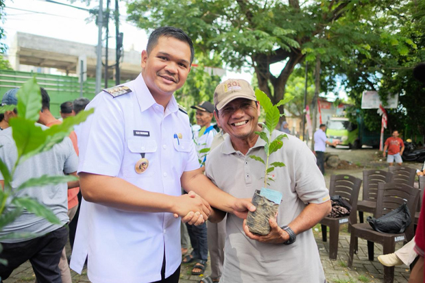 Bupati Bantaeng Dorong Produktivitas Petani dengan Bantuan Alsintan dan Bibit Kopi