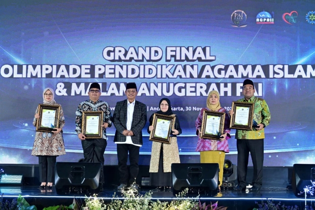 Makassar Diganjar Tanda Cinta PAI 2025 oleh Kementerian Agama