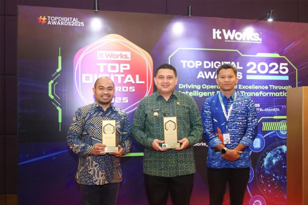 Pemkot Makassar Sabet Penghargaan Golden Top Digital Awards 2025 dari Komdigi RI