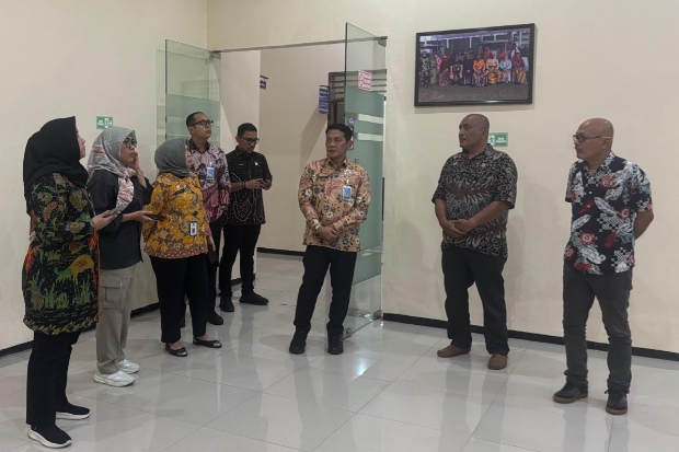 Karo Keuangan, BMN, dan Perencanaan Setjen Kemenkum Sambangi BHP Makassar