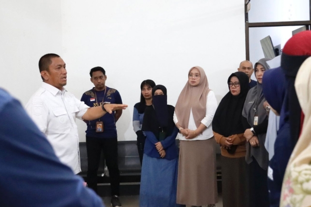 Sidak Dua OPD, Bupati Lutim Tegaskan ASN Harus Jadi CCTV Pemerintah