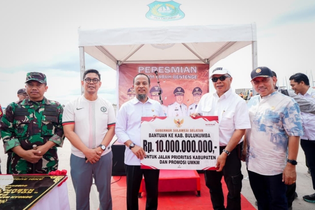 Gubernur Sulsel Serahkan Bantuan Keuangan Rp10 M di Peresmian Kolam Labu Bentenge Bulukumba