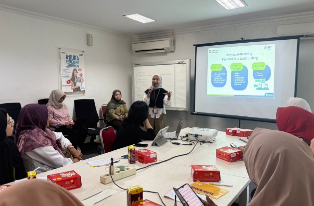 Pertamina - Pertamedika IHC Edukasi Gizi bagi Pelaku UMKM di Makassar