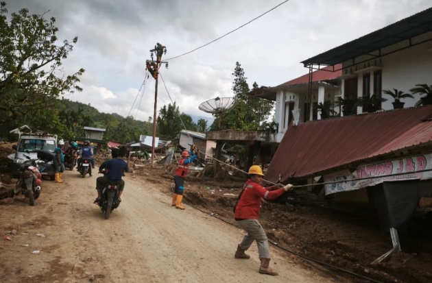 PLN Sukses Pulihkan 100% Listrik Sumbar Pascabencana