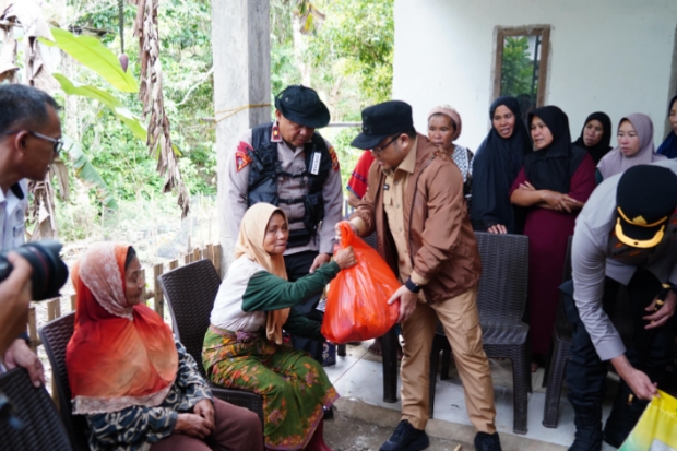 Wabup Gowa Temui 5 Warga yang Sempat Tersesat di Hutan Pinus Marenne