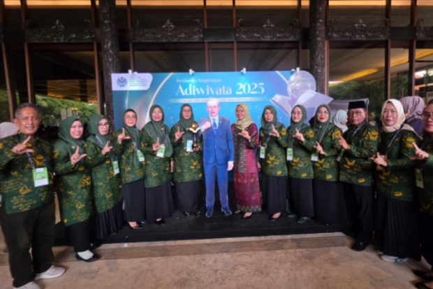 Makassar Borong Penghargaan Adiwiyata 2025, 10 Sekolah Raih Prestasi Nasional