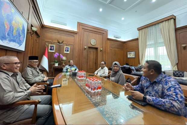 Jajaki Kerja Sama Strategis dengan Kemenlu RI untuk Perkuat Internasionalisasi