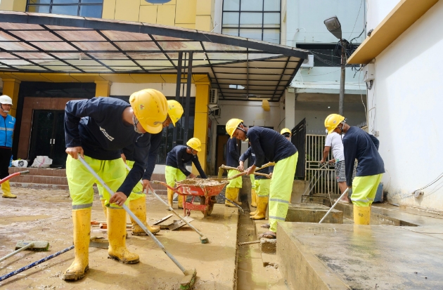 Direksi dan Relawan PLN Kawal Pemulihan Layanan Publik di Aceh