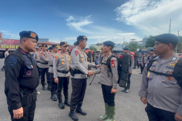 Bawa Misi Kemanusiaan, 100 Personel Satbrimob BKO Polda Sulsel Diberangkatan ke Aceh